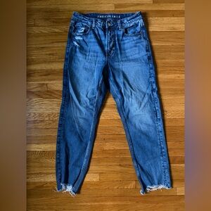 American Eagle Strigid Mom Jean 6 short